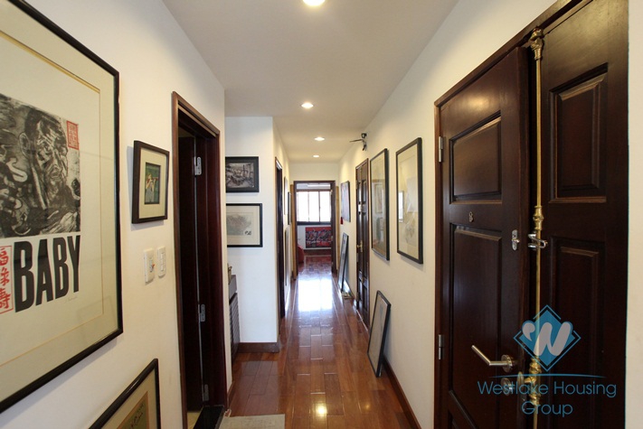 Modern 02 bedroom apartment for lease in Truc Bach area, Ba Dinh, Hanoi