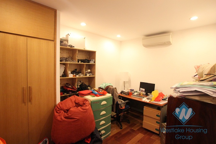 Modern 02 bedroom apartment for lease in Truc Bach area, Ba Dinh, Hanoi