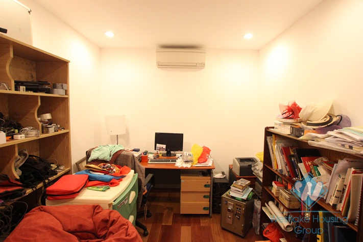 Modern 02 bedroom apartment for lease in Truc Bach area, Ba Dinh, Hanoi