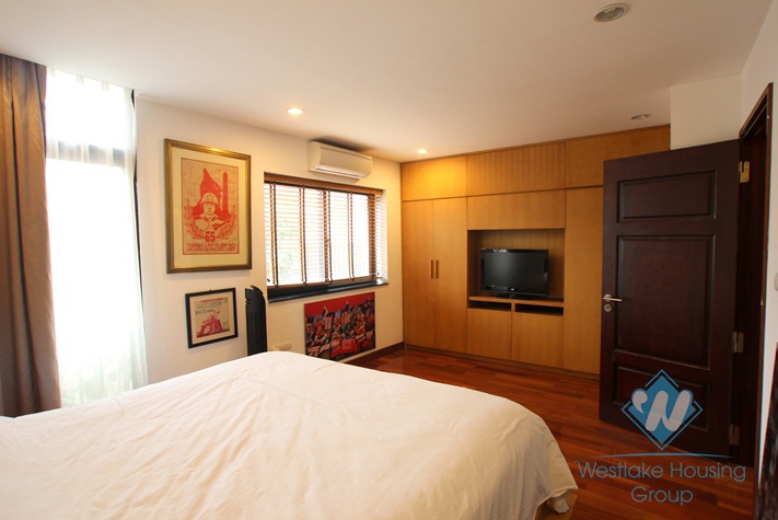 Modern 02 bedroom apartment for lease in Truc Bach area, Ba Dinh, Hanoi