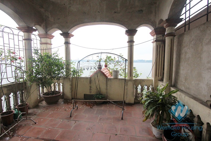 House with lakeview for rent in Tay Ho, Hanoi