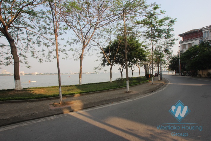 Bright house near the lake for rent in Tay Ho area, Hanoi