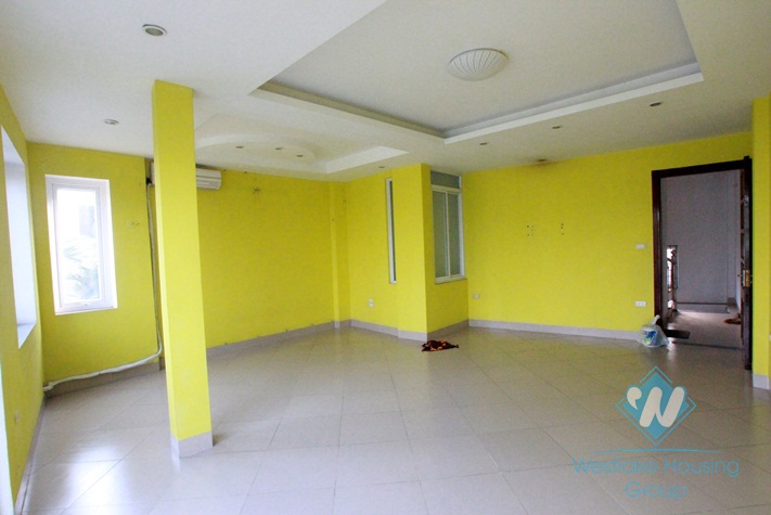 Bright house near the lake for rent in Tay Ho area, Hanoi