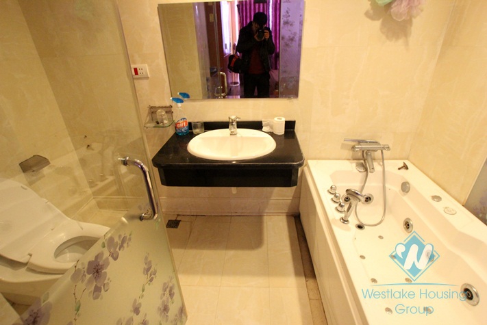 Bright apartment for rent in Tay Ho area, Ha Noi