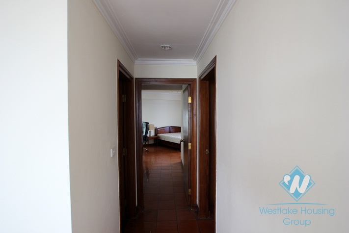 High floor apartment for lease in Nam Trang st, Truc Bach area 