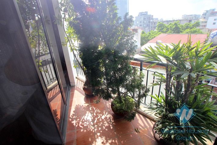 High floor apartment for lease in Nam Trang st, Truc Bach area 