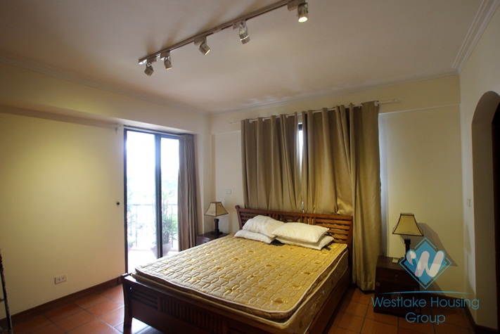High floor apartment for lease in Nam Trang st, Truc Bach area 