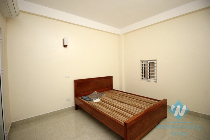 Cheap and nice one bedroom apartment for rent in Hoang Hoa Tham Street
