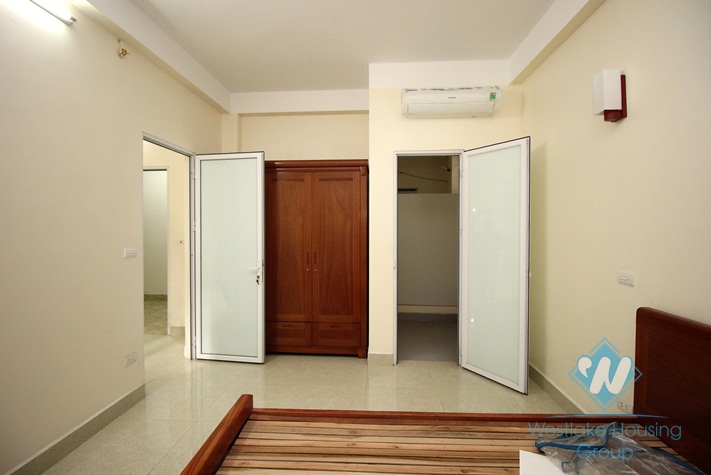 Cheap and nice one bedroom apartment for rent in Hoang Hoa Tham Street