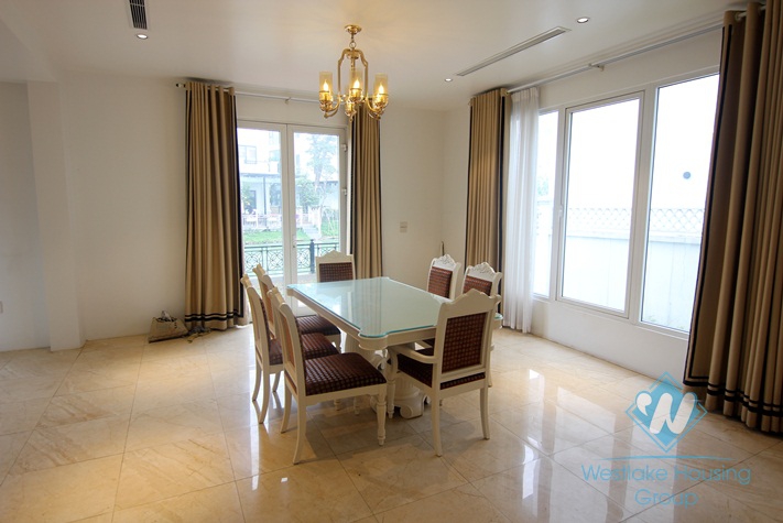 Newly renovated modern villa for rent in Vinhomes Riverside Long Bien