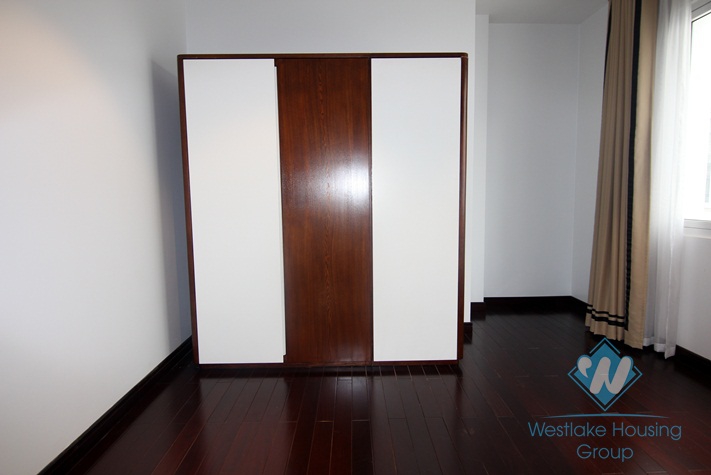 Newly renovated modern villa for rent in Vinhomes Riverside Long Bien