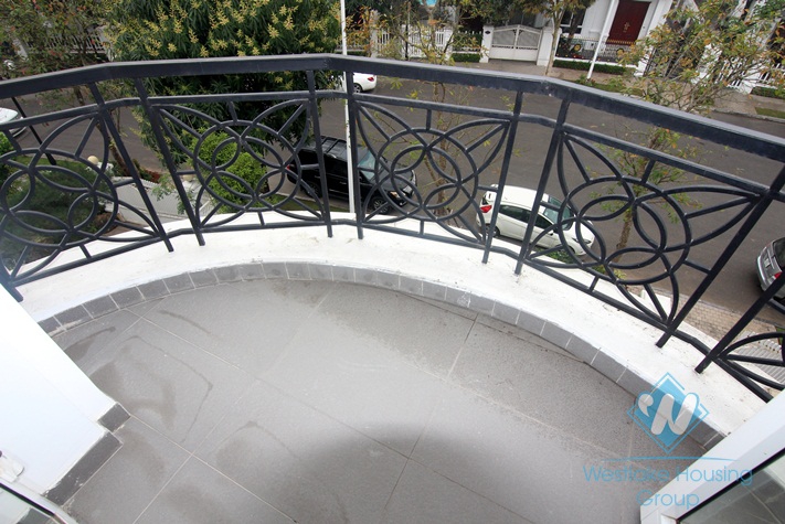 Newly renovated modern villa for rent in Vinhomes Riverside Long Bien