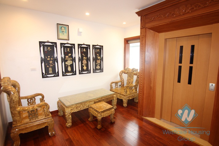 Villa for rent in Vinhome River Side Long Bien