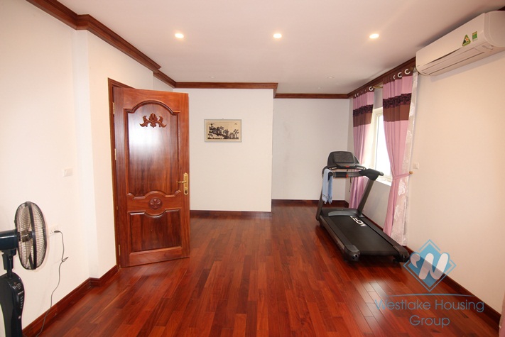 Villa for rent in Vinhome River Side Long Bien