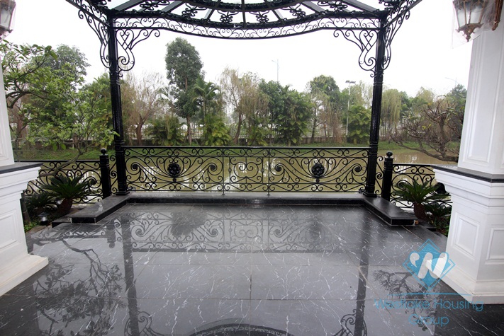 Luxurious villa for rent in Vinhomes riverside Long Bien