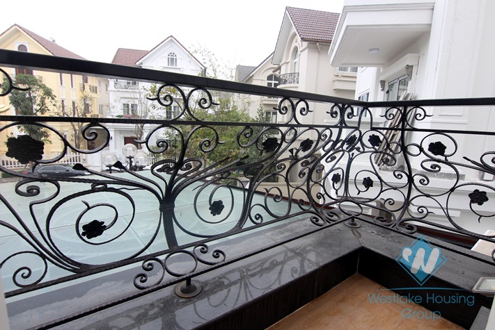 Luxurious villa for rent in Vinhomes riverside Long Bien