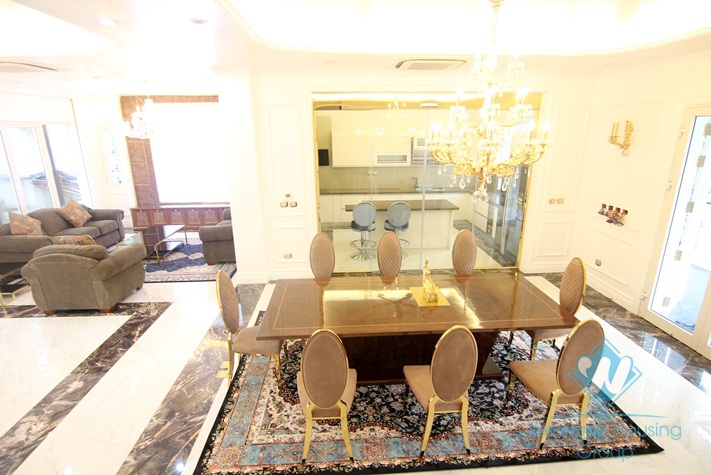 Luxurious villa for rent in Vinhomes riverside Long Bien