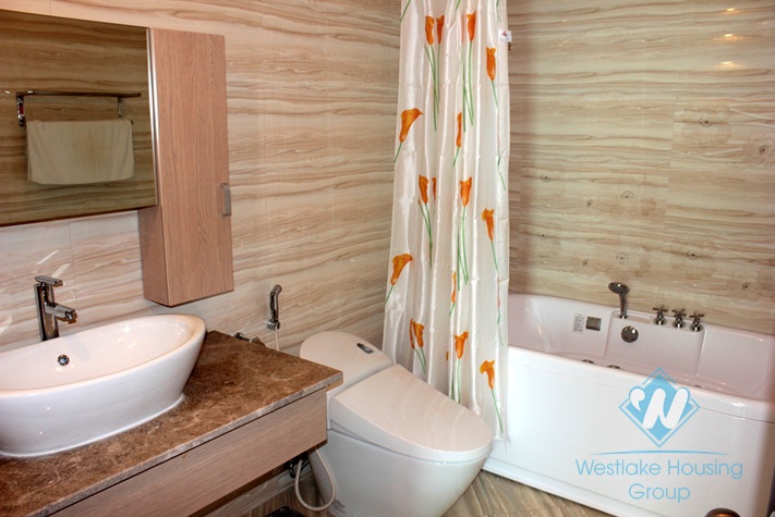 Nice lake view apartment for lease in Tay Ho district, Hanoi