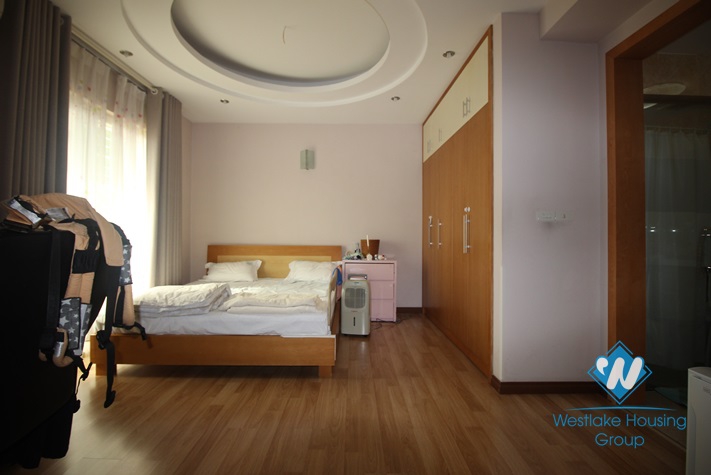 Three bedrooms apartment for rent in E tower ciputra 