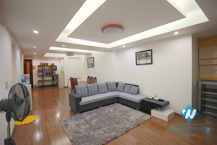 High floor and nice apartment for rent in E Tower, Ciputra Tay Ho, Ha Noi