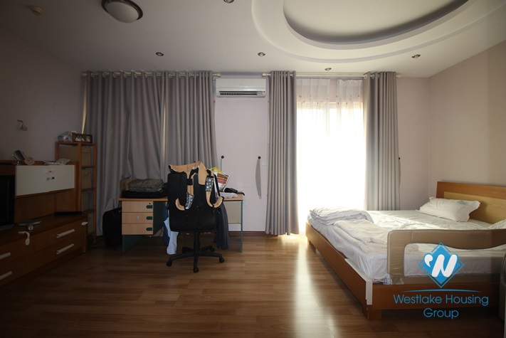 Three bedrooms apartment for rent in E tower ciputra 