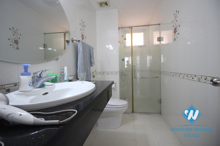 Three bedrooms apartment for rent in E tower ciputra 
