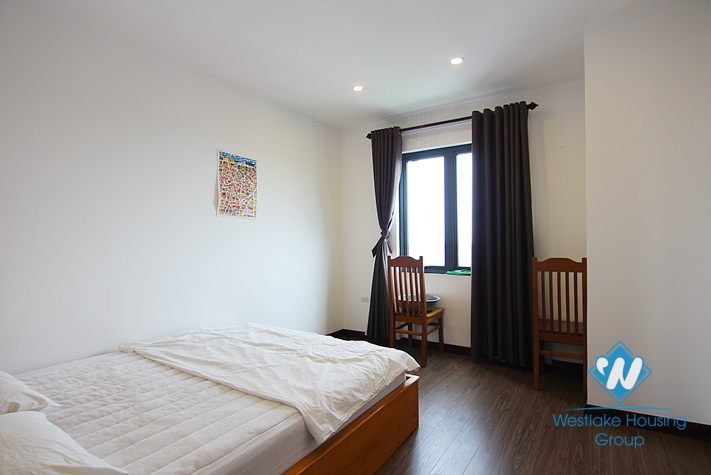 A lake view 3 bedroom apartment for rent in Tay ho, Ha noi
