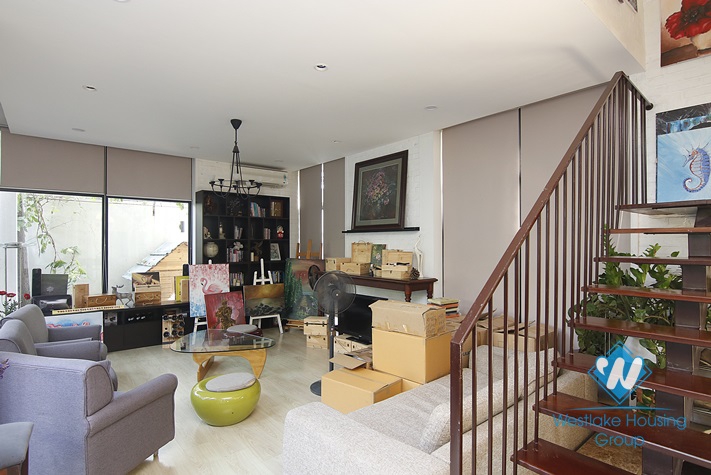 Beautiful house with garden for rent in Long Bien area 
