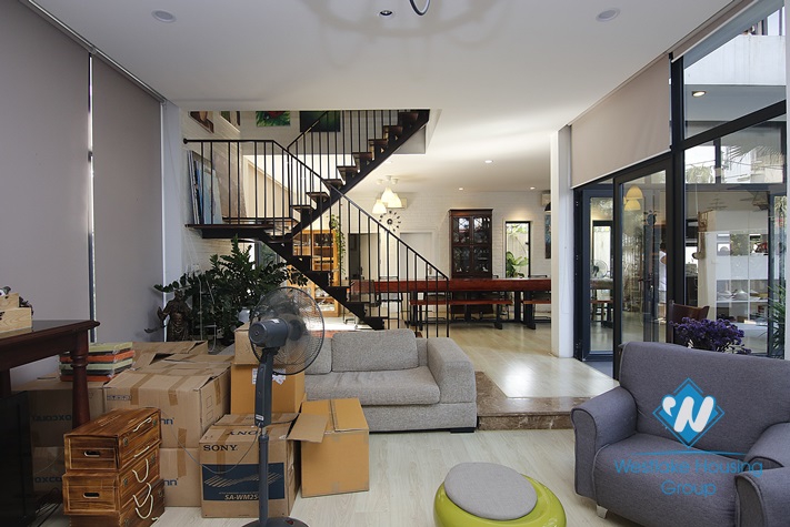 Beautiful house with garden for rent in Long Bien area 
