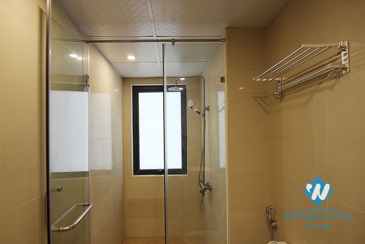 A lake view 3 bedroom apartment for rent in Tay ho, Ha noi