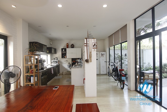 Beautiful house with garden for rent in Long Bien area 