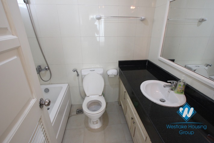 Cosy apartment for lease in Ciputra, E Tower, Tay Ho, Ha Noi
