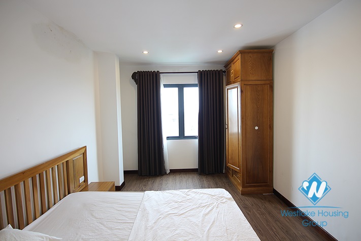 A lake view 3 bedroom apartment for rent in Tay ho, Ha noi
