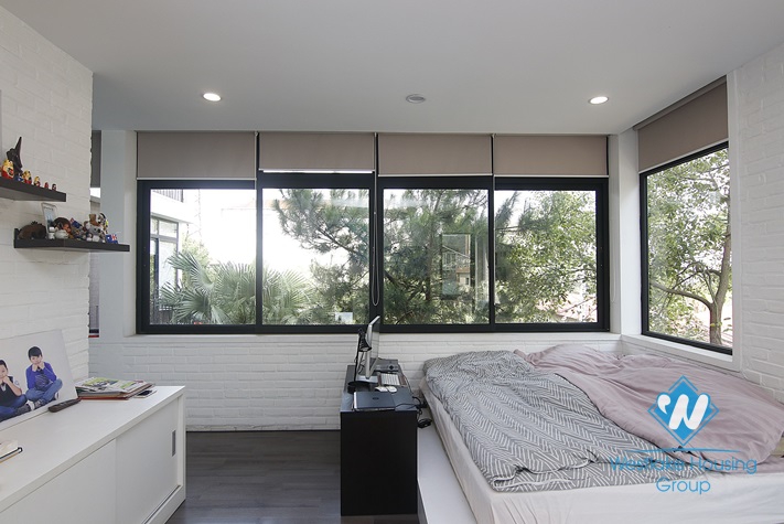 Beautiful house with garden for rent in Long Bien area 