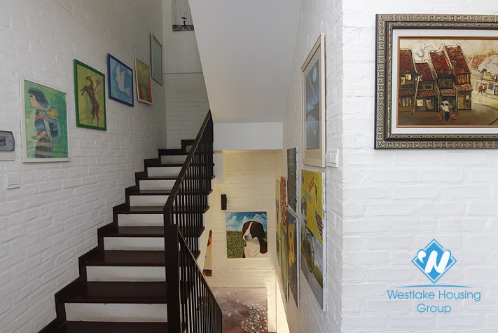 Beautiful house with garden for rent in Long Bien area 