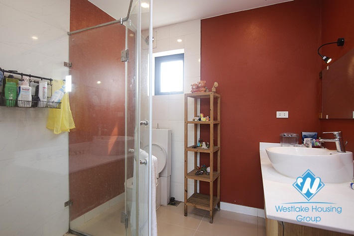 Beautiful house with garden for rent in Long Bien area 