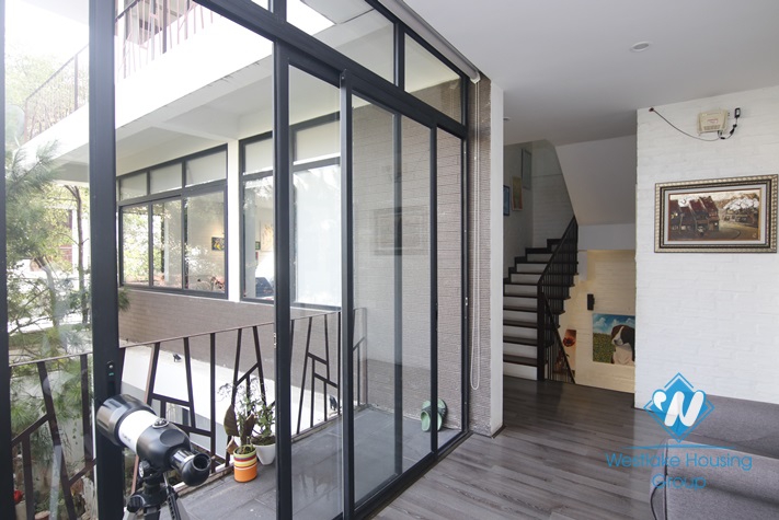 Beautiful house with garden for rent in Long Bien area 