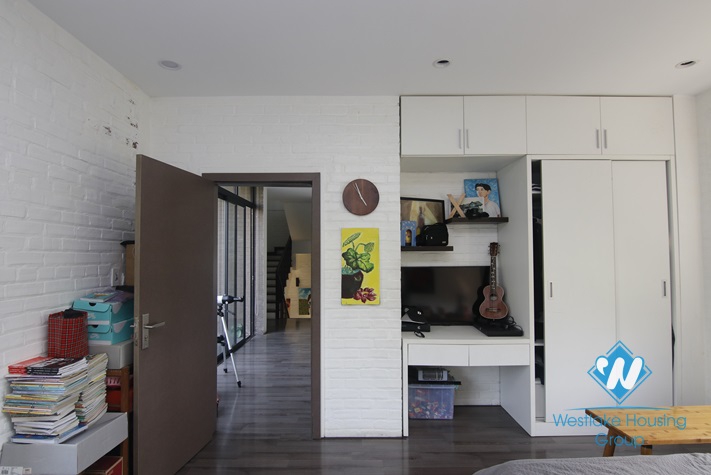 Beautiful house with garden for rent in Long Bien area 