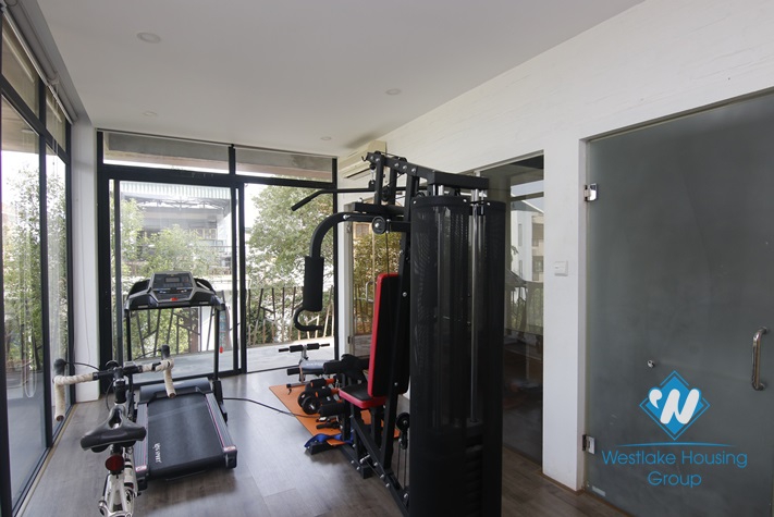 Beautiful house with garden for rent in Long Bien area 