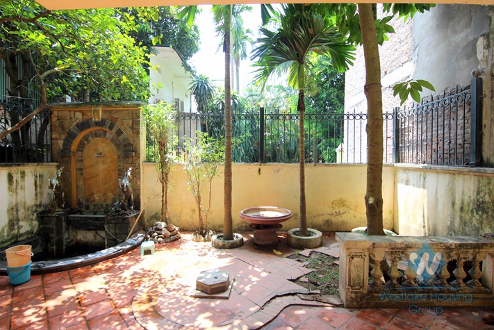 Cheap house for rent in the heart of Tay Ho over 400 sqm usage area