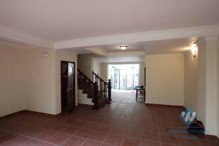 House for rent with 4 bedrooms and 4 bathrooms in Westlake, Tay Ho District, Ha Noi