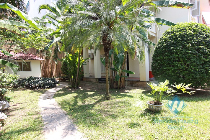 Stunning spacious detached villa with swimming pool for rent in Tay Ho