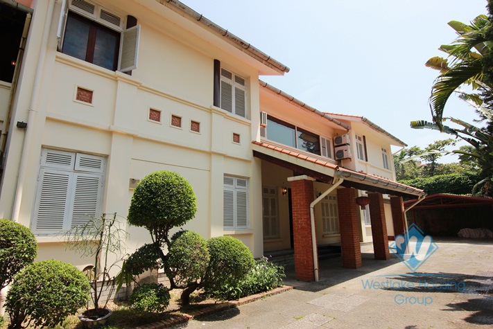 Stunning spacious detached villa with swimming pool for rent in Tay Ho