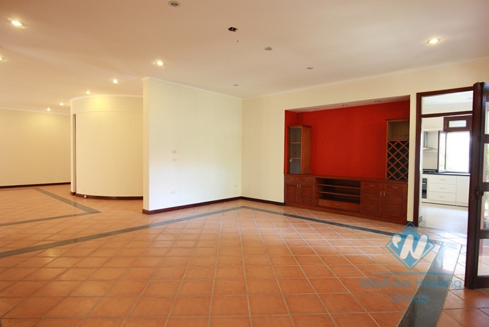 Stunning spacious detached villa with swimming pool for rent in Tay Ho