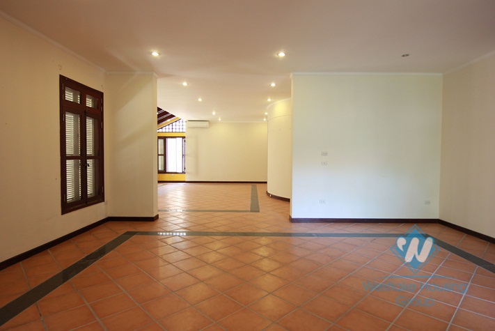 Stunning spacious detached villa with swimming pool for rent in Tay Ho