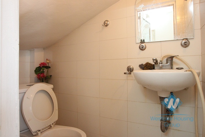 4 bedroom house for lease in Dao Tan, Ba Dinh