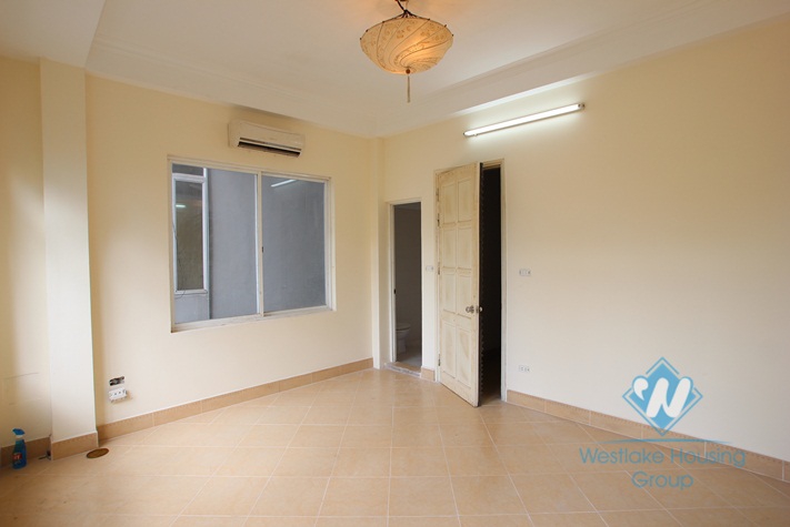 4 bedroom house for lease in Dao Tan, Ba Dinh
