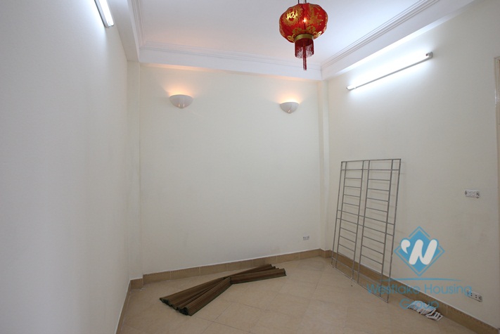 4 bedroom house for lease in Dao Tan, Ba Dinh