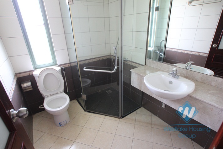 For rent, nice and cheap apartment with 2 bedrooms in Au co st, Tay Ho, Ha Noi