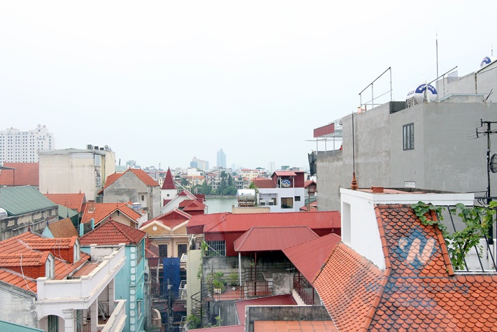 Super big 1 bedroom available for rent in Tay Ho, Hanoi.